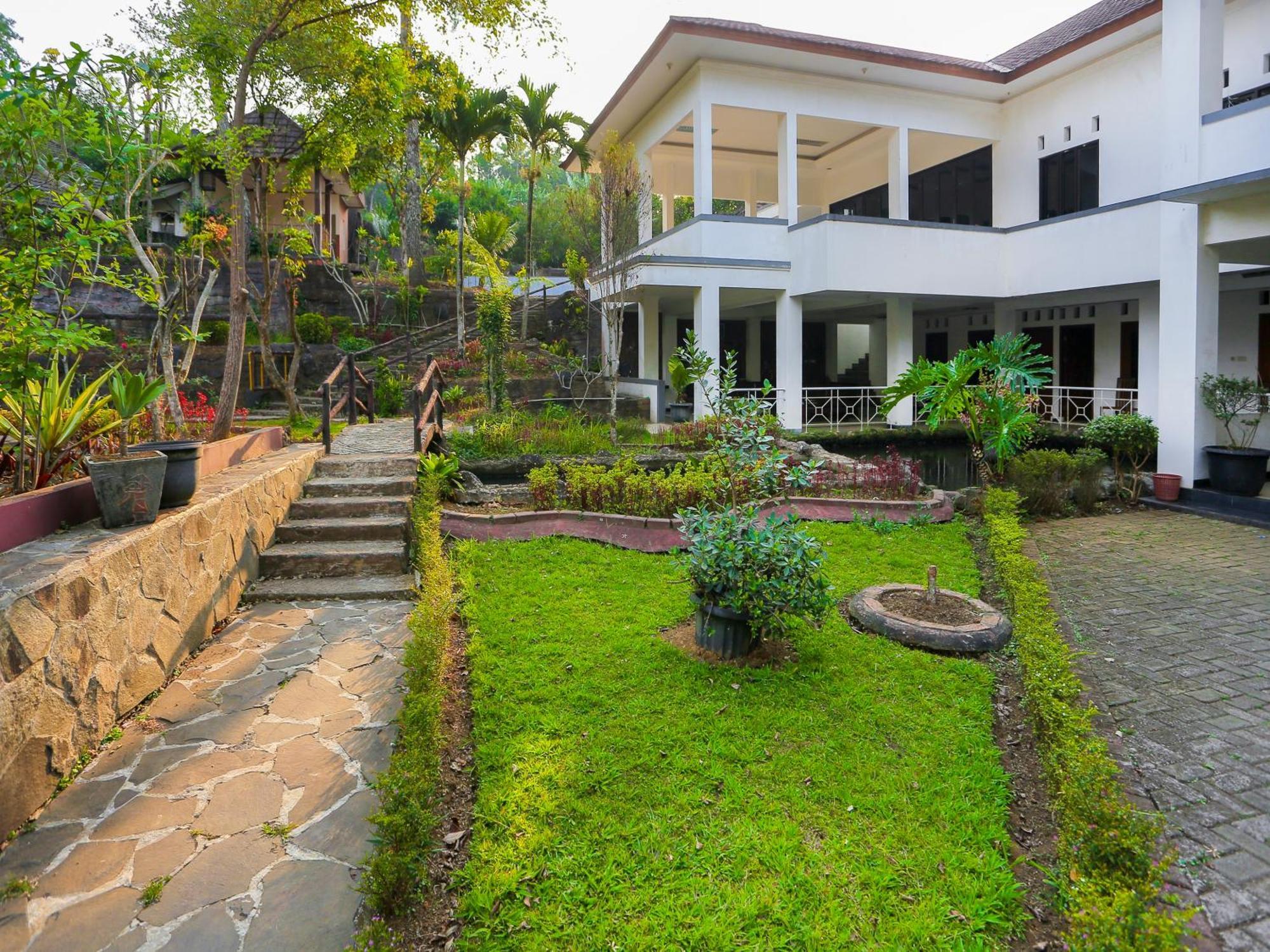 Hotel O Puncak Bogor Near Taman Safari Exterior foto